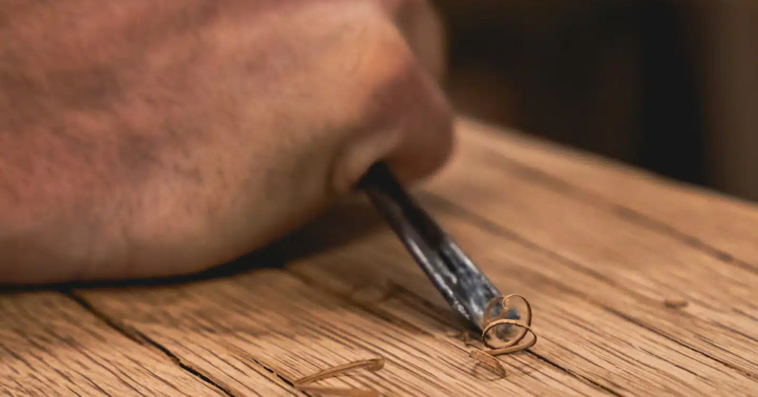 Pozáruční oprava nábytku